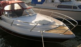 23' Cuddy Cabin Boat